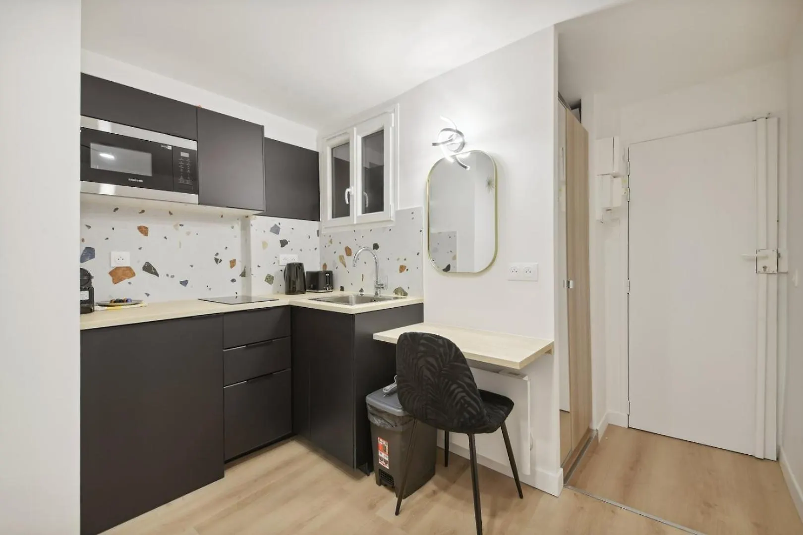 342 Elena - Stunning Parisian Daire